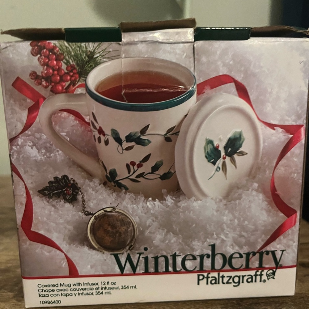 Pfaltzgraff Winterberry Covered Mug with Infuser